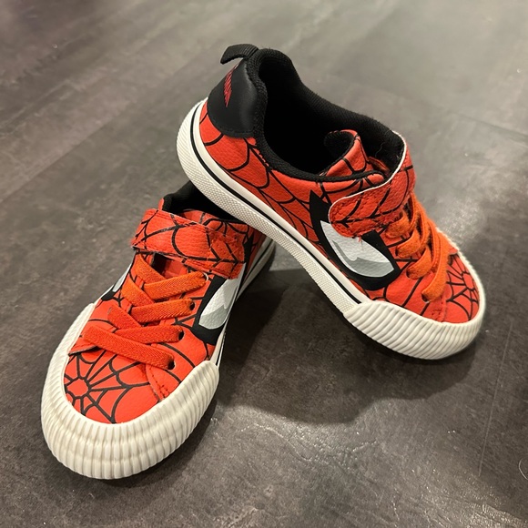 Marvel Spiderman sneakers - Picture 1 of 3